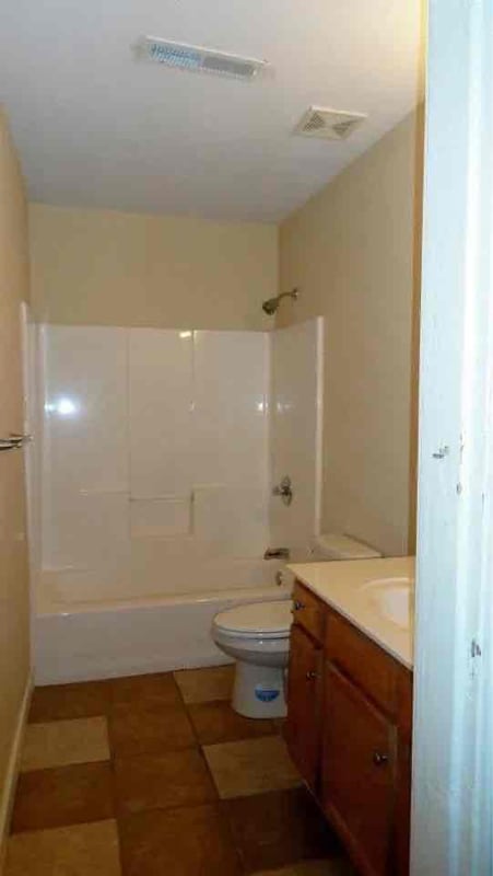 Building Photo - 304 N 9th St