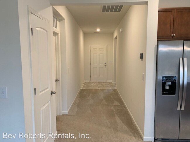 Building Photo - 3 br, 2 bath House - 1149 Noor Lane