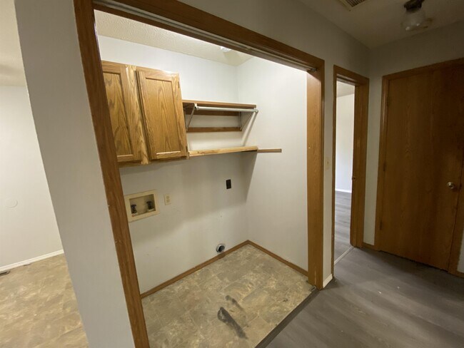 Building Photo - 1547 N Colgate Ave