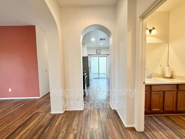 Foto del edificio - 37390 Paseo Violeta