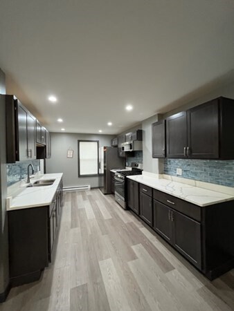 Building Photo - 33 Chestnut St