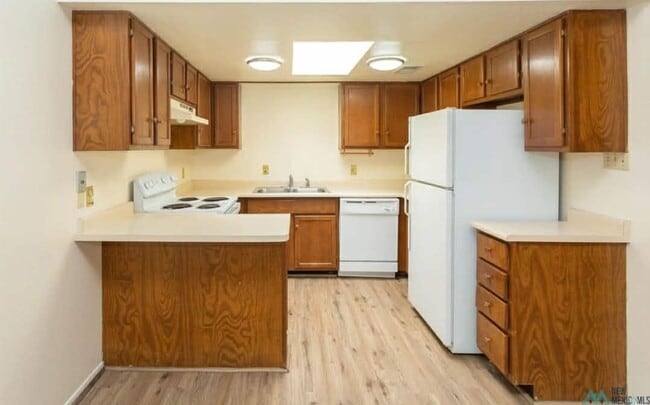 Foto del edificio - 1009 W Poe St