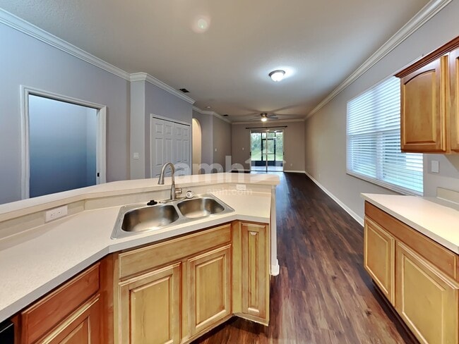 Foto del edificio - 1560 Mountclair Ct