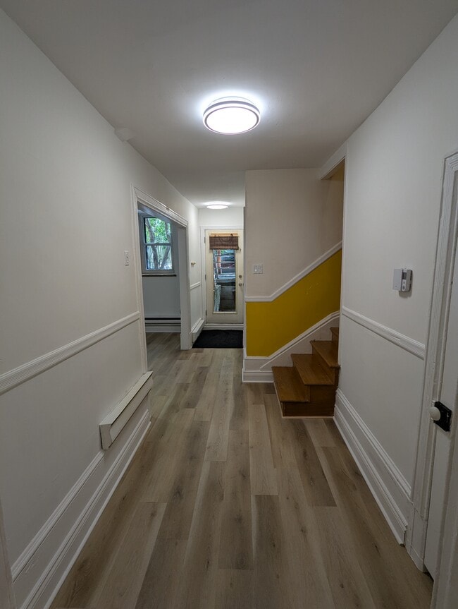 Entrance - 2385 Rue Coursol