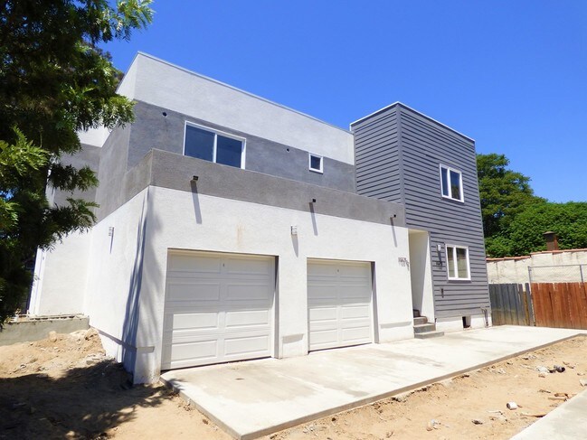 Building Photo - 11319 Miranda St