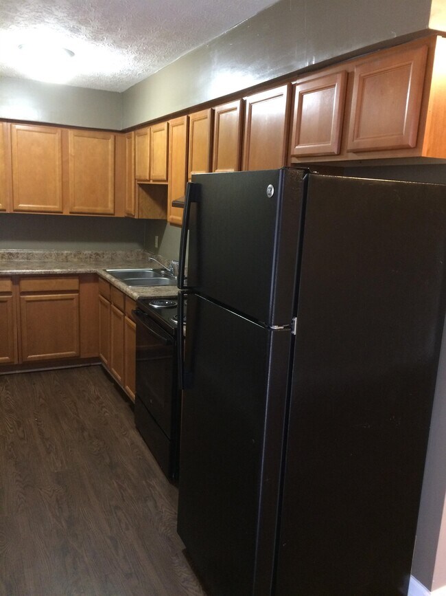 Building Photo - 430 Gibson Ln