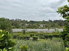 Building Photo - 22142 Summit Hill Dr
