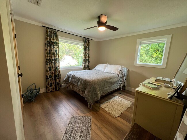 Building Photo - Vacation Rental