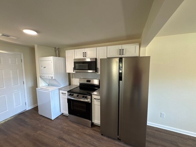 Foto del edificio - 2 Bed 1 Bath Duplex