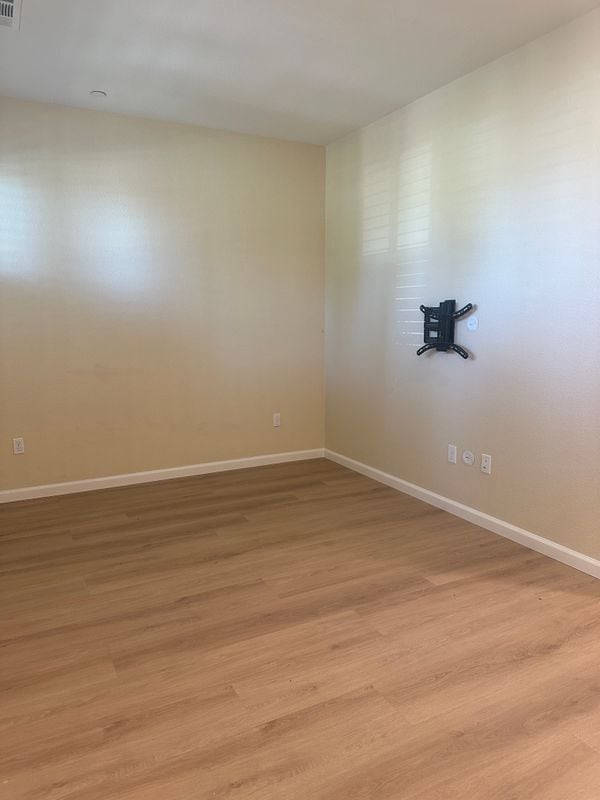 Building Photo - 842 Las Flores Rd