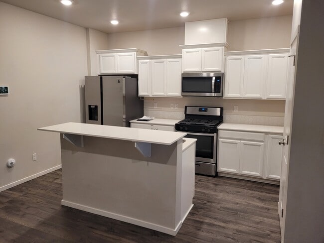 Building Photo - 1274 NW Upas Pl