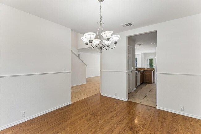 Building Photo - 2372 Paradise Ridge Dr