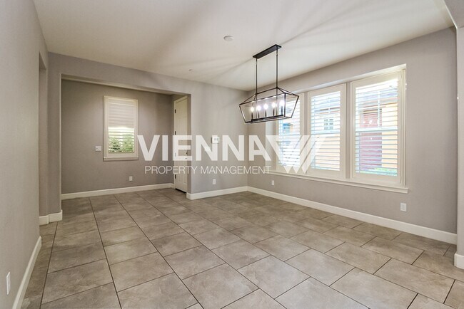 Foto del edificio - 400 Dormarin Pl