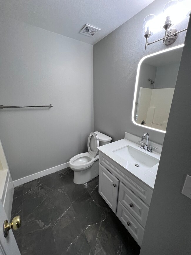 Building Photo - 15784 W Crocus Dr
