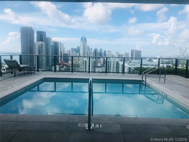 Building Photo - 1600 NE 1st Ave