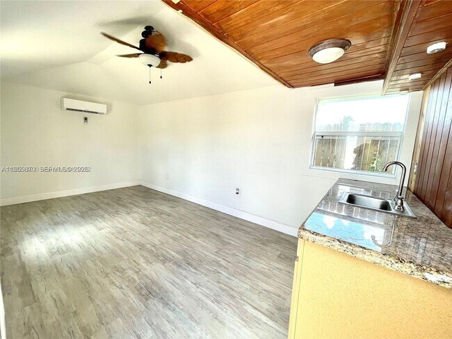Foto del edificio - 7150 Coolidge St