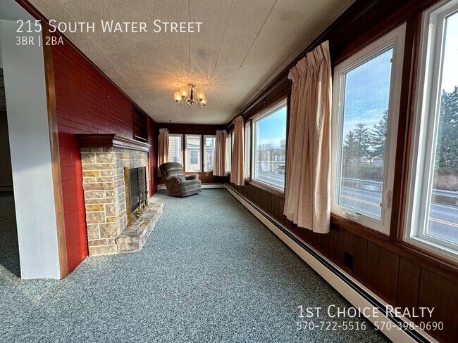 Foto del edificio - 3 bedroom house with a 2 car garage!