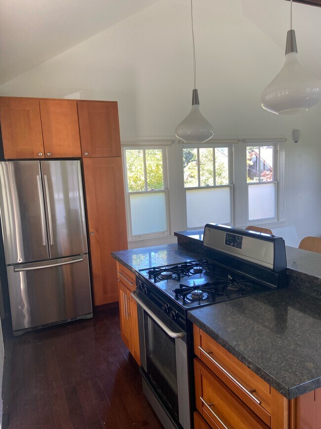 Foto del edificio - 6517 Harwood Ave