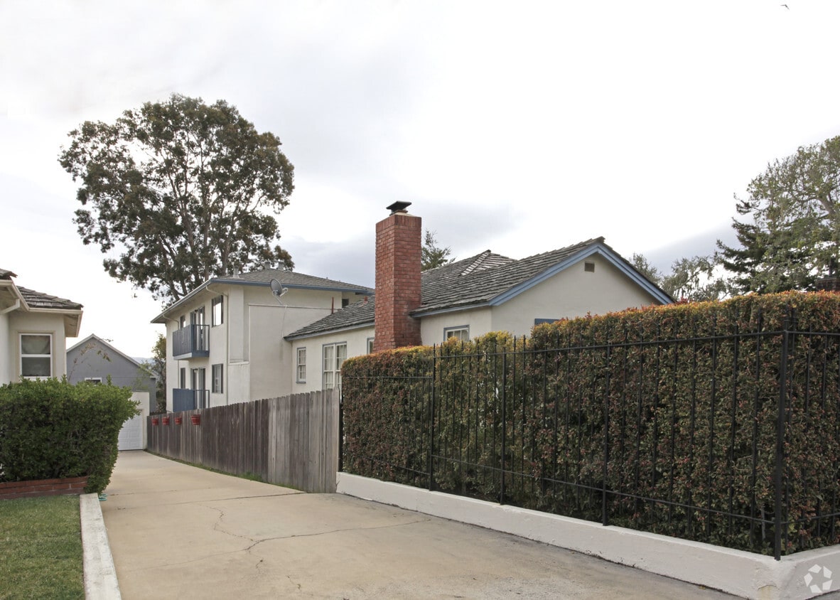 Primary Photo - 443 Clay St