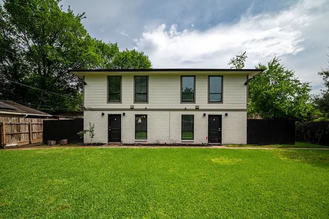 Building Photo - 9130 Vogue Ln