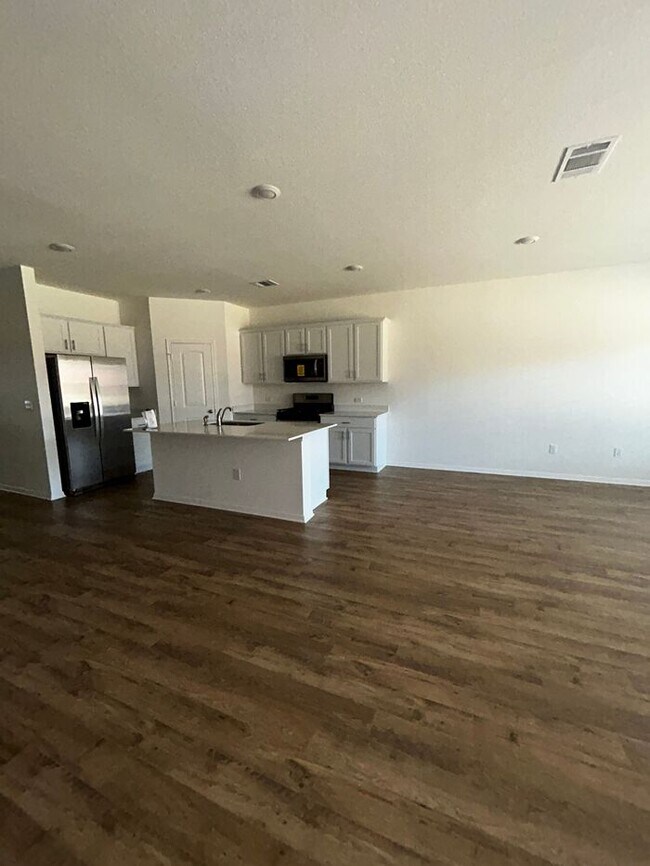 Foto del edificio - Charming 4 beds 3 baths in Leander!