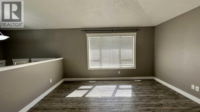 Building Photo - 11238 75 Ave