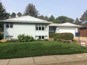 Building Photo - 1031 12th Ave W