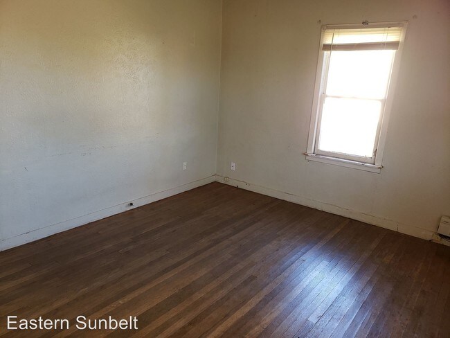 Building Photo - 1 br, 1 bath House - 712 South Dallas