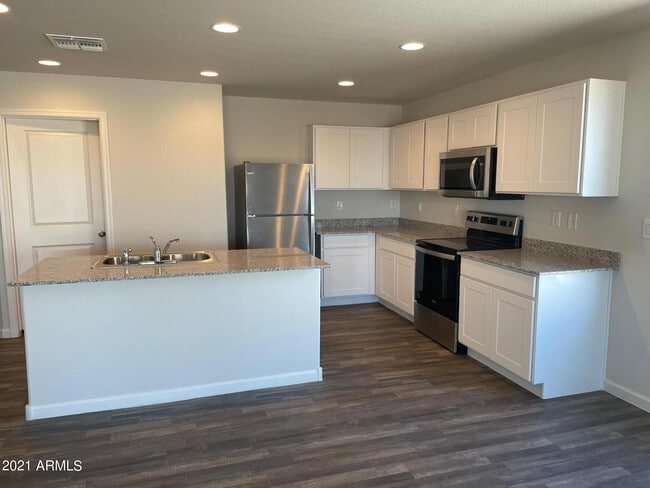 Building Photo - 836 S Parker Pl