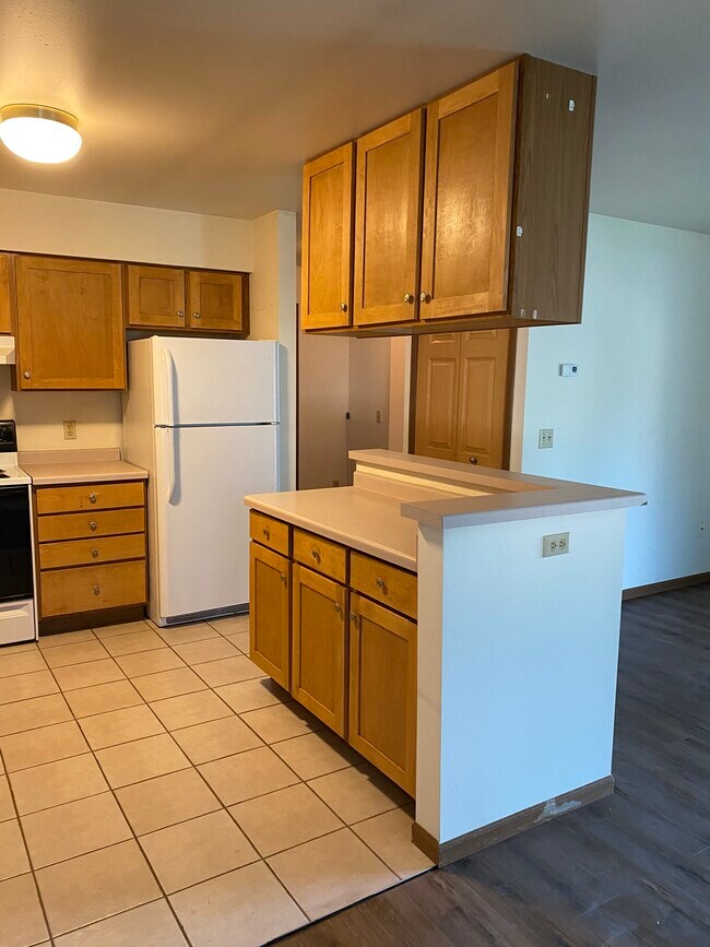 Building Photo - 949 Rockefeller Ln
