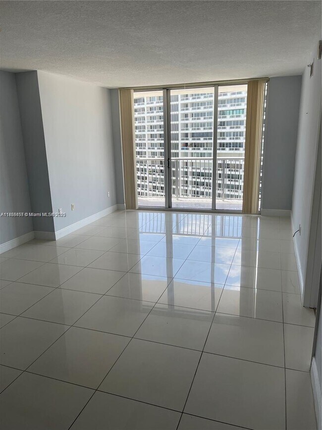 Foto del edificio - 1750 N Bayshore Dr