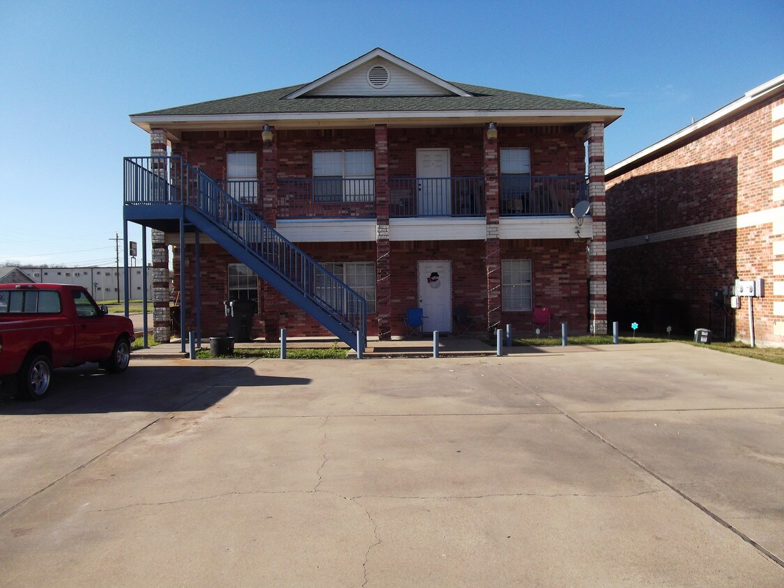 Primary Photo - 1621 Bagby Ave