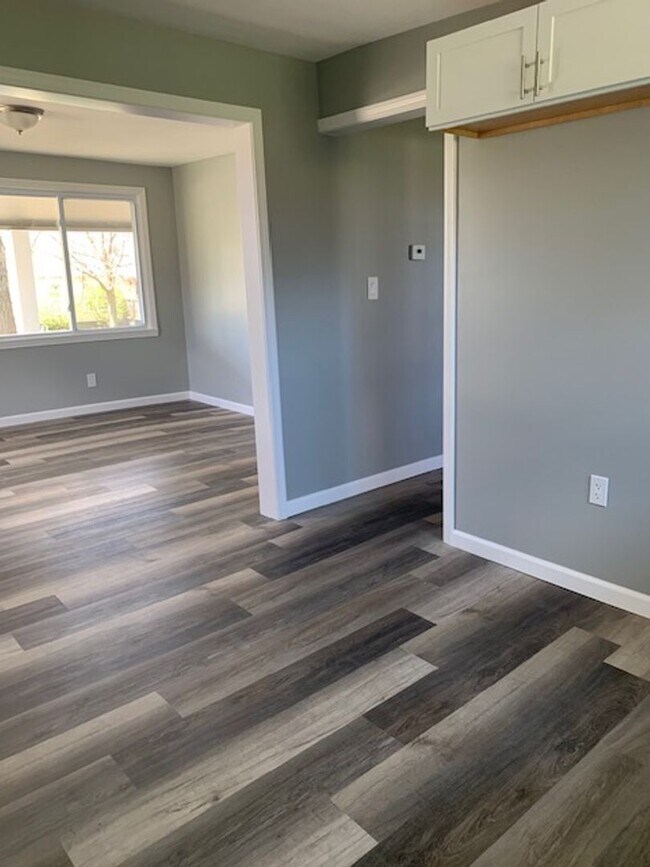 Building Photo - Beautiful Home Completely Remodel!