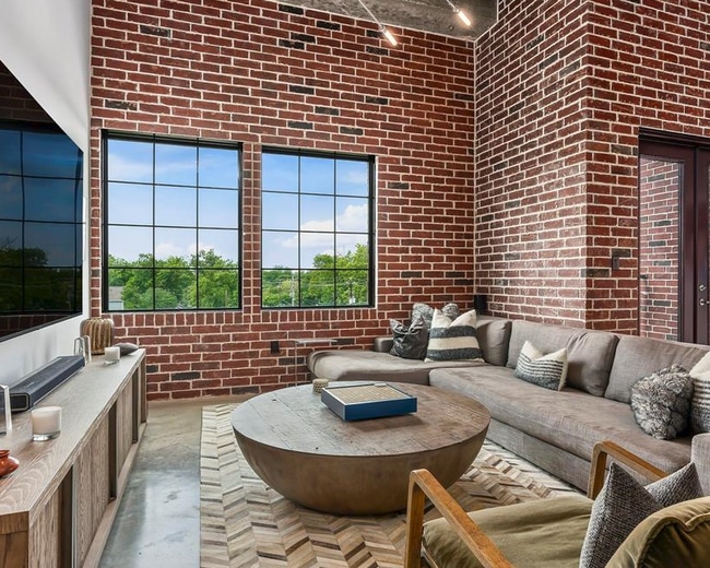 Building Photo - 1111 Studewood
