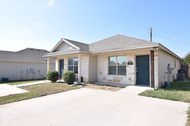 Building Photo - 1210 Honor Ln