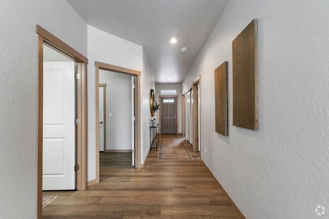 Building Photo - Maplewood Villas