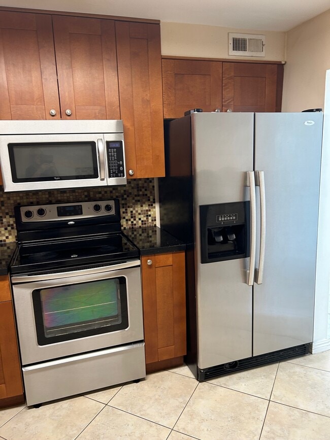 Foto del edificio - 2851 NE 183rd St