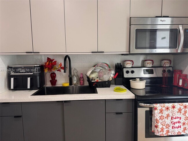 Foto del edificio - 2775 SW 6th St