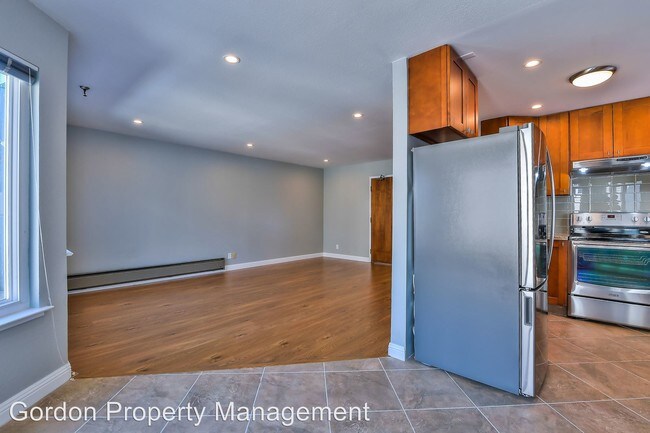 Foto del edificio - 2396 Pine St