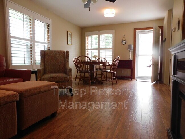 Building Photo - 122 Carmichael Ct