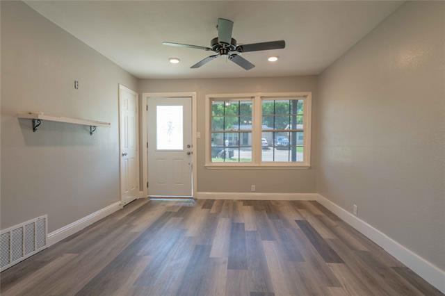 Building Photo - 1209 E Lovers Ln