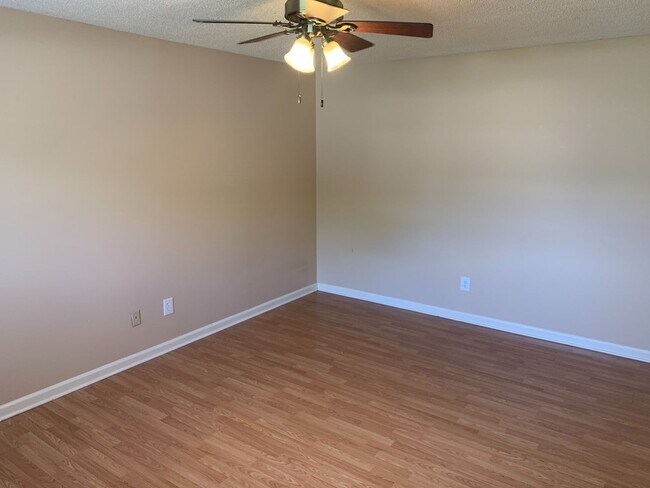 Foto del edificio - Court Square Condominiums