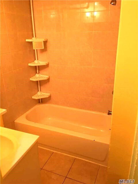 Building Photo - 111-41-111202 202nd St