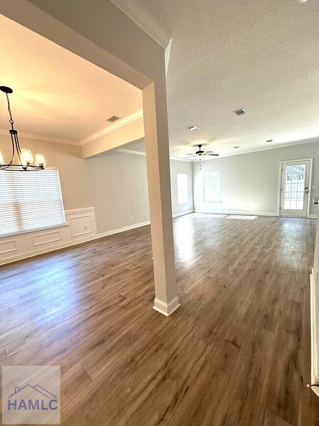 Building Photo - 156 Hamlet Ct