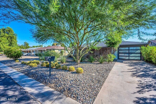 Foto del edificio - 2607 N 51st St