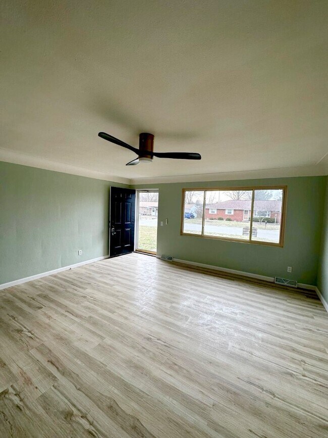 Foto del edificio - 5216 Bonita Blvd