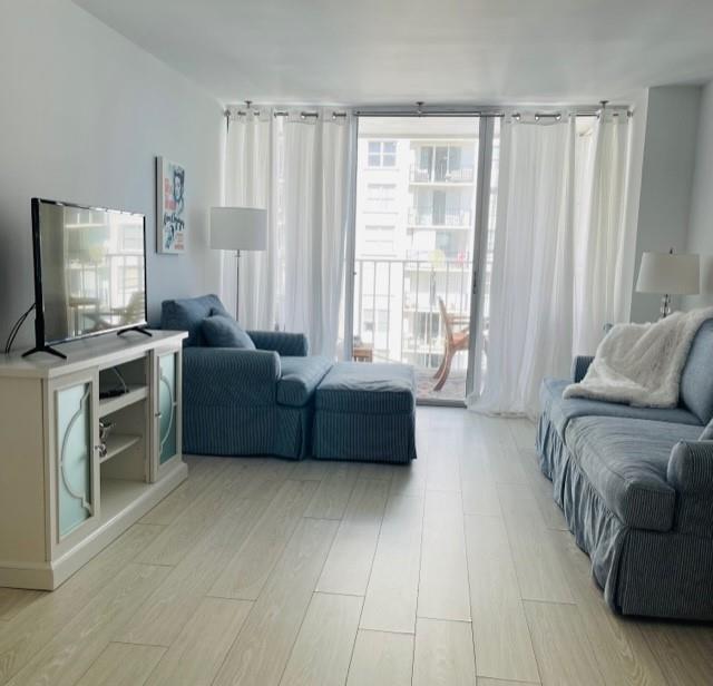 Foto del edificio - 111 Briny Ave