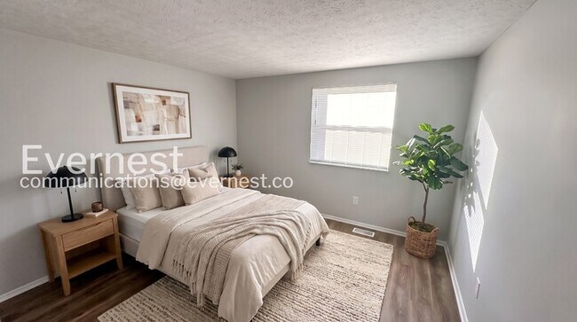 Foto del edificio - 3 Bed, 1.5 Bath Home with Garage / Pet-Friendly / Coming Soon!