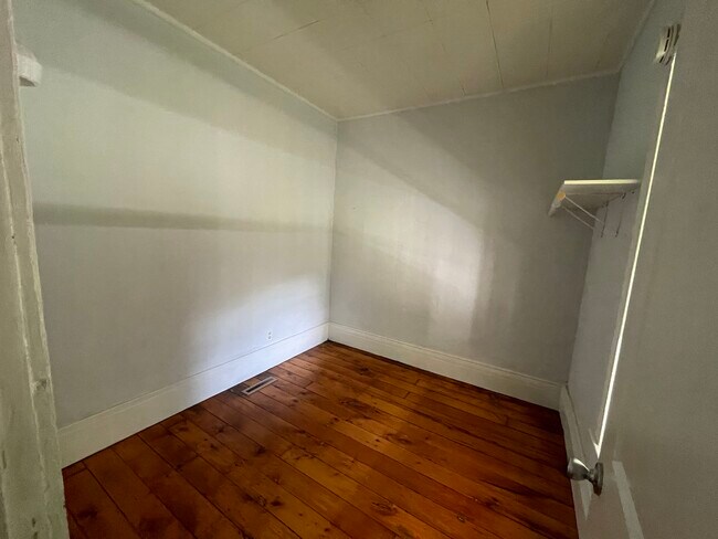 Foto del edificio - 222 Bassett St