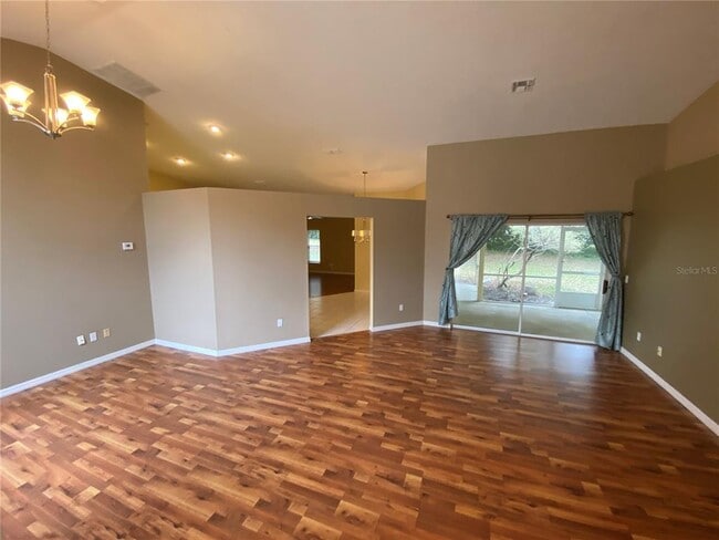 Building Photo - 39913 Sun Glo Ct